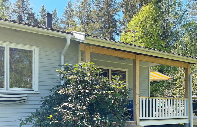 Bright Holiday House by the Lake - Photo 19