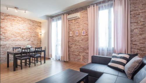 Central Apartment - Photo 5