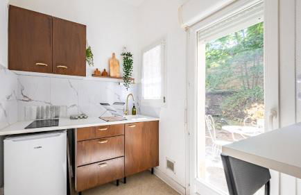 Appartement cosy avec terrasse, accès gare Dijon à pied - Foto 8