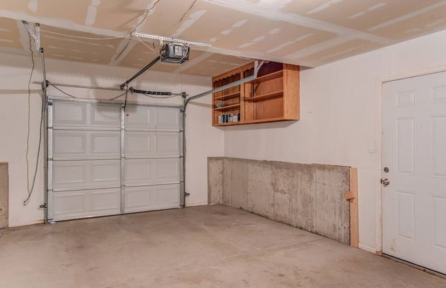 Pet-friendly 4 BR Family Stay Near Downtown - Foto 16