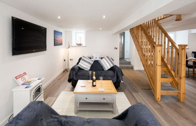 Beach Side House in Beautiful Borth - Photo 12