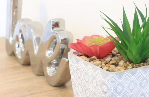 Detached Bungalow - Sleeps 8 - Free Parking, Fast Wifi, Smart TV and Garden by Yoko Property - Photo 23