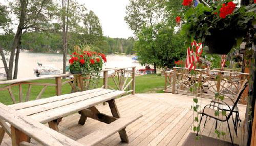 Lovely Lakefront Cabin Rental for Five Guests in West Branch, Michigan - Foto 5