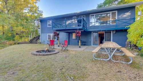 Antiquing and Fishing Riverfront Waupaca Home! - Foto 3