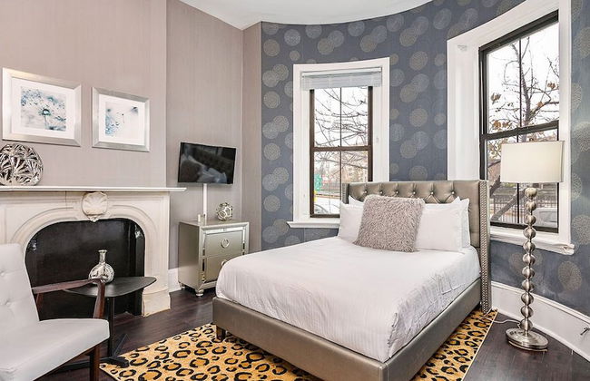 Premier Suites - Bay Village - Photo 5