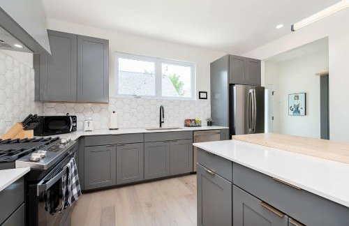 Modern Retreat with Hot Tub-Near Downtown Indy-Family Friendly - Foto 8