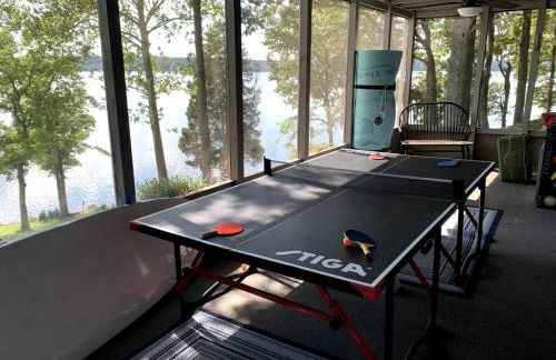 Inmerse in the Serenity of this Lakefront Cottage in Cadiz, Kentucky - Foto 30