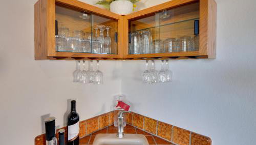 Breezy and Central Monterey Apt with Bay View! - Foto 5