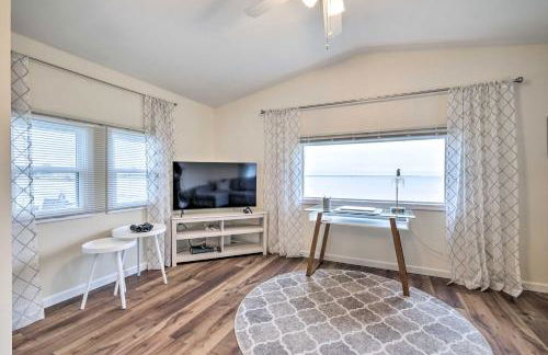 Waterfront Cottage with Private Beach and Deck! - Foto 18