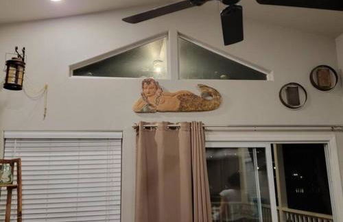 Siren's Adventure Riverfront Cottage! - Foto 7