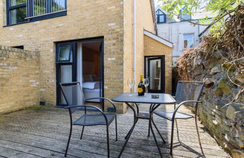 Oakfield Premier Apartments-High Speed WiFi-Smart SelfCheckIn-Central Cardiff Gem - Photo 11