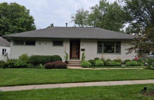 Fully Updated 3-Bedroom Ranch with Stylish Interiors, Full Furnishings, and Backyard Hangout Spaces - Foto 1