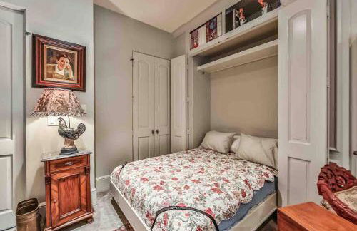 Artist's Library with a Private Swimming Pool - Foto 7