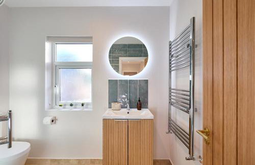 Stylish 4 bed home in Old Trafford next to MUFC - Foto 34