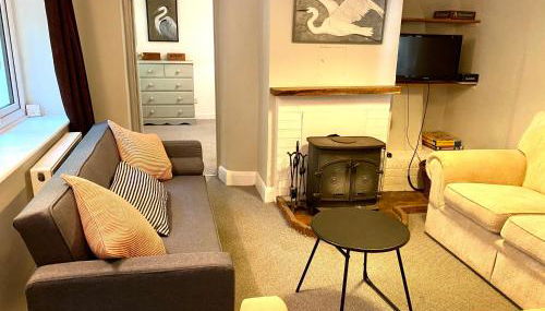 Holly Tree Cottage - 3 bedrooms and large garden with optional glamping double outside - Foto 2