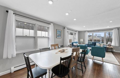 4BR Home | Walk to Beach & Downtown | Parking - Foto 11