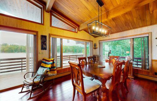 Lakefront Haven - Photo 6