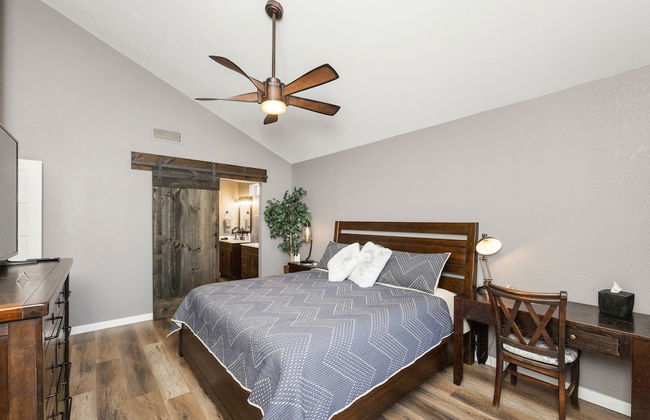 New Luxury Prescott Lynx B B 4k ft2 Sleeps 22 - Photo 47