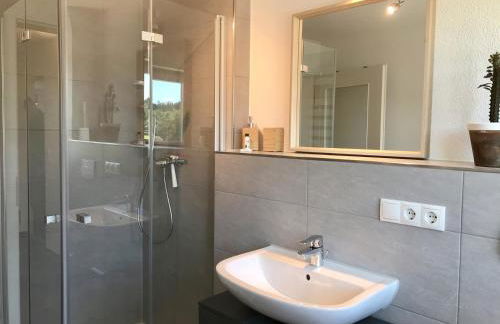 Ferienwohnung Schottenhof Walser 2 - Alleinlage im Grünen mit Panoramablick - Foto 13