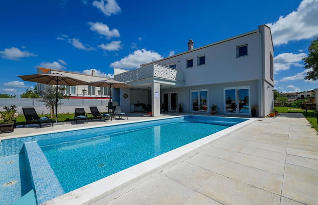 Matohanci Dazzling Villa With Pool - Foto 55