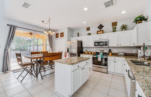 7 Mi to Disney: Kissimmee Home w/ Pool & Hot Tub! - Foto 9