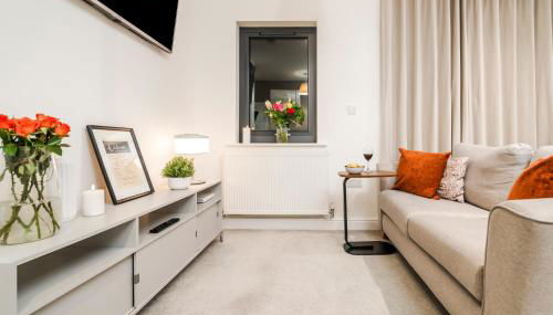 TheCountingSheep - Heathrow in 15 mins - Glass Balcony - Dedicated Workspace - Foto 3