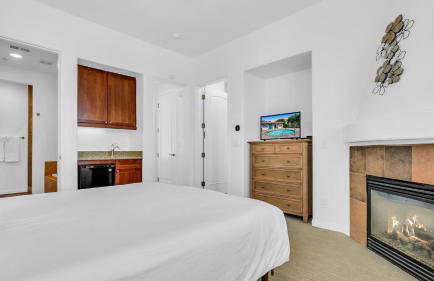 LV204 Airy Upstairs 2 Bedroom w Private Balcony - Foto 15