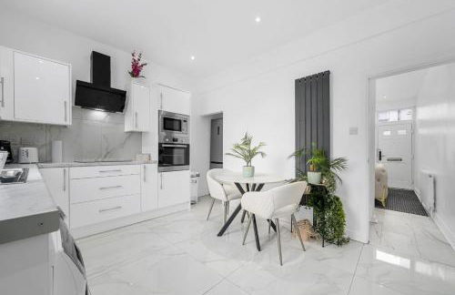 SLUXE Properties 4mins to Etihad Stadium and Coop live - Foto 14