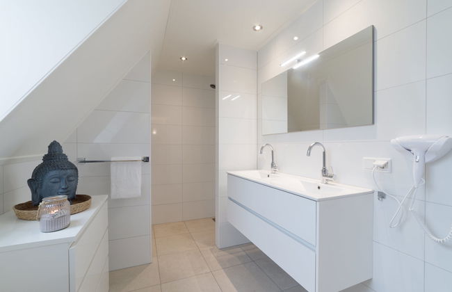 4 bedroom House in Colijnsplaat with garden and terrace - Photo 19