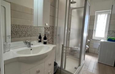 Blue House - Photo 15