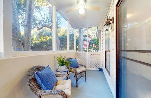 Sandpiper Cottage - 30 Day Rental - Photo 2