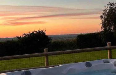 Countryside cottage with private garden & hot tub - Foto 11