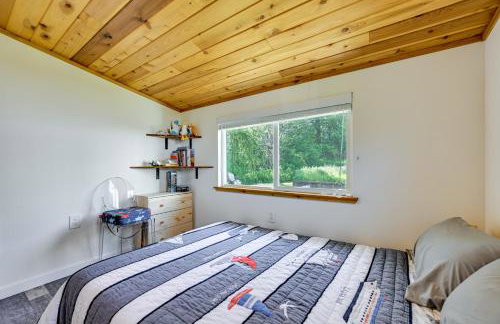 Walk to Beach Creek-Front Sekiu Home with Fire Pit! - Foto 16