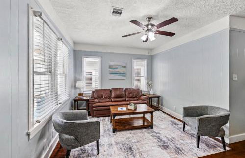 Port Side at M Historic Lost Bayou Retreat Walk to Beach Sleeps 6 - Foto 8