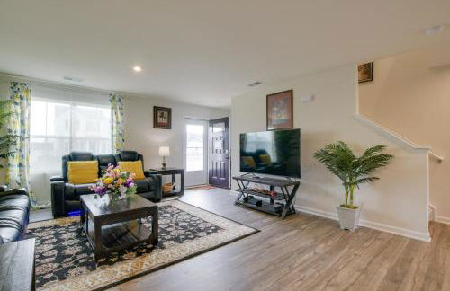 9 Mi to Duke University Spacious Home with Yard! - Foto 5