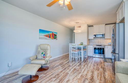 Bella Vista: Marshfront Condo 1 Block To The Beach. Pool & Hot Tub-1st Floor - Photo 2