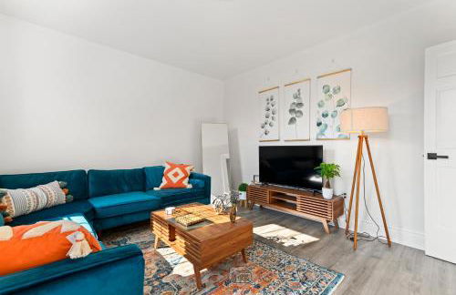 Orange Oasis in the Heart of East Rock with FREE parking near DT and Yale - Foto 1