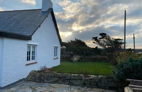 Luxury Cornish House next to Cliffs & Surf Beaches - Photo 25