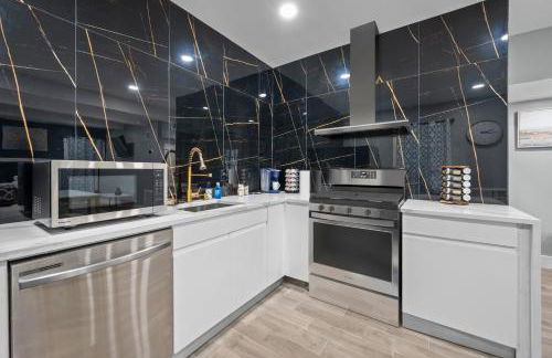 Modern Studio Retreat with Free Park - Foto 1