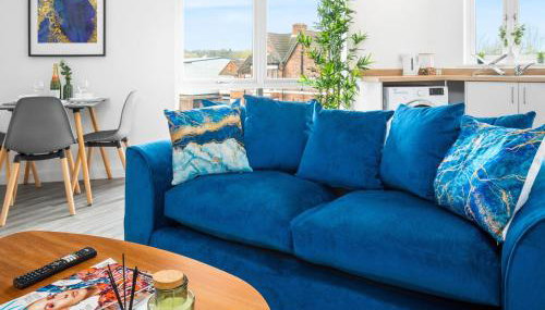 Stylish Two Bed Apartment -Cradley Health - Smart Tv - Netflix - Parking 27BC - Foto 1