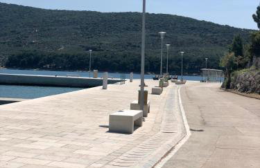 SeaYou!***Charming 1-bedroom rental unit in the old city center of Cres - Foto 24