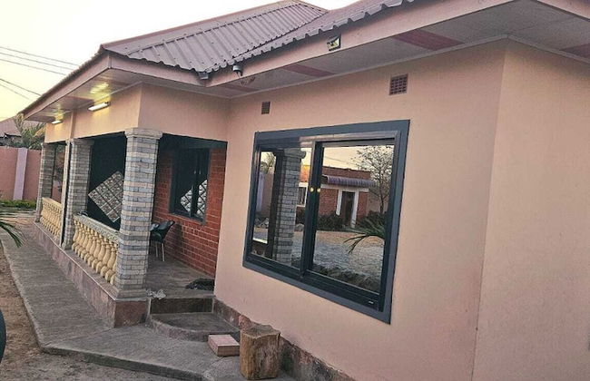 Seven Palms Executive Lodge - Photo 34