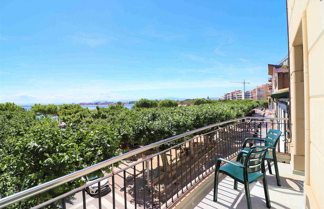 Apartment in Roses by the Beach - Photo 14