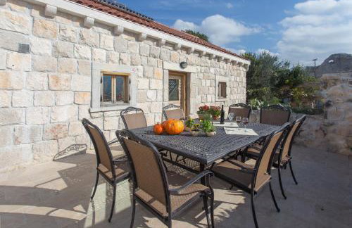 Stonehouse Marina - Estate With A Two Private Pools - Photo 108