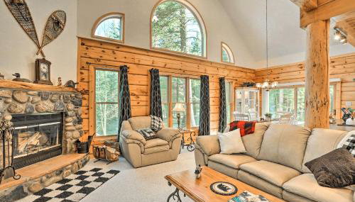 Bayfield Cabin with Wraparound Deck and Fire Pit - Foto 5