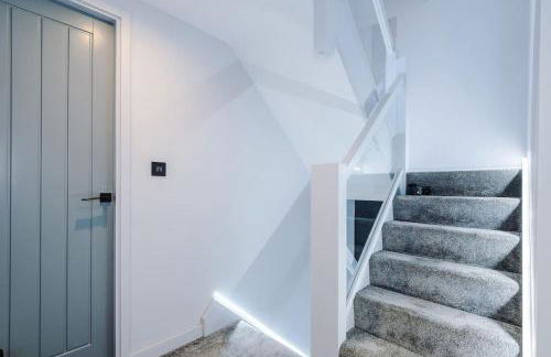 Incredible Home With Games Room, Sleeps 8, Parking Included, Perfect For Groups, Families, Contractors, Professionals - Photo 54