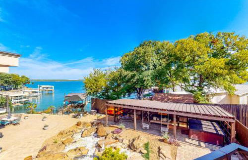 Hot Tub and Views Luxe Lake Bridgeport Retreat - Foto 2