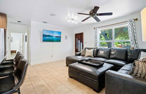 Screened-in Porch Walkable to Soco - Foto 13