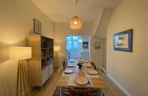 Maison de Charme - 4 Chambres - Courette & Parking Gratuit - Foto 12