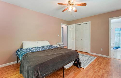 4 Mi to Long Lake! Secluded Haven with Fenced Yard - Foto 8